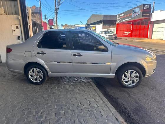 FIAT SIENA 1.0 MPI ATTRACTIVE 8V FLEX 4P MANUAL FIAT SIENA 1.0 MPI ATTRACTIVE 8V FLEX 4P MANUAL